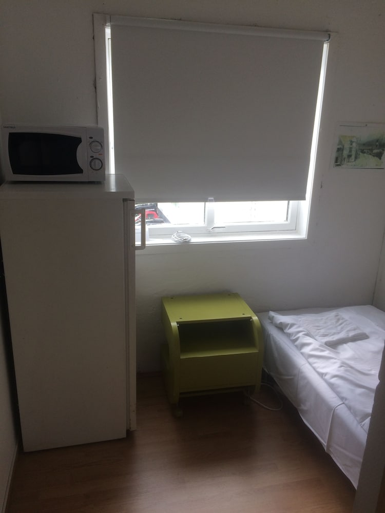 Basic Single Room, 1 Twin Bed photo 3