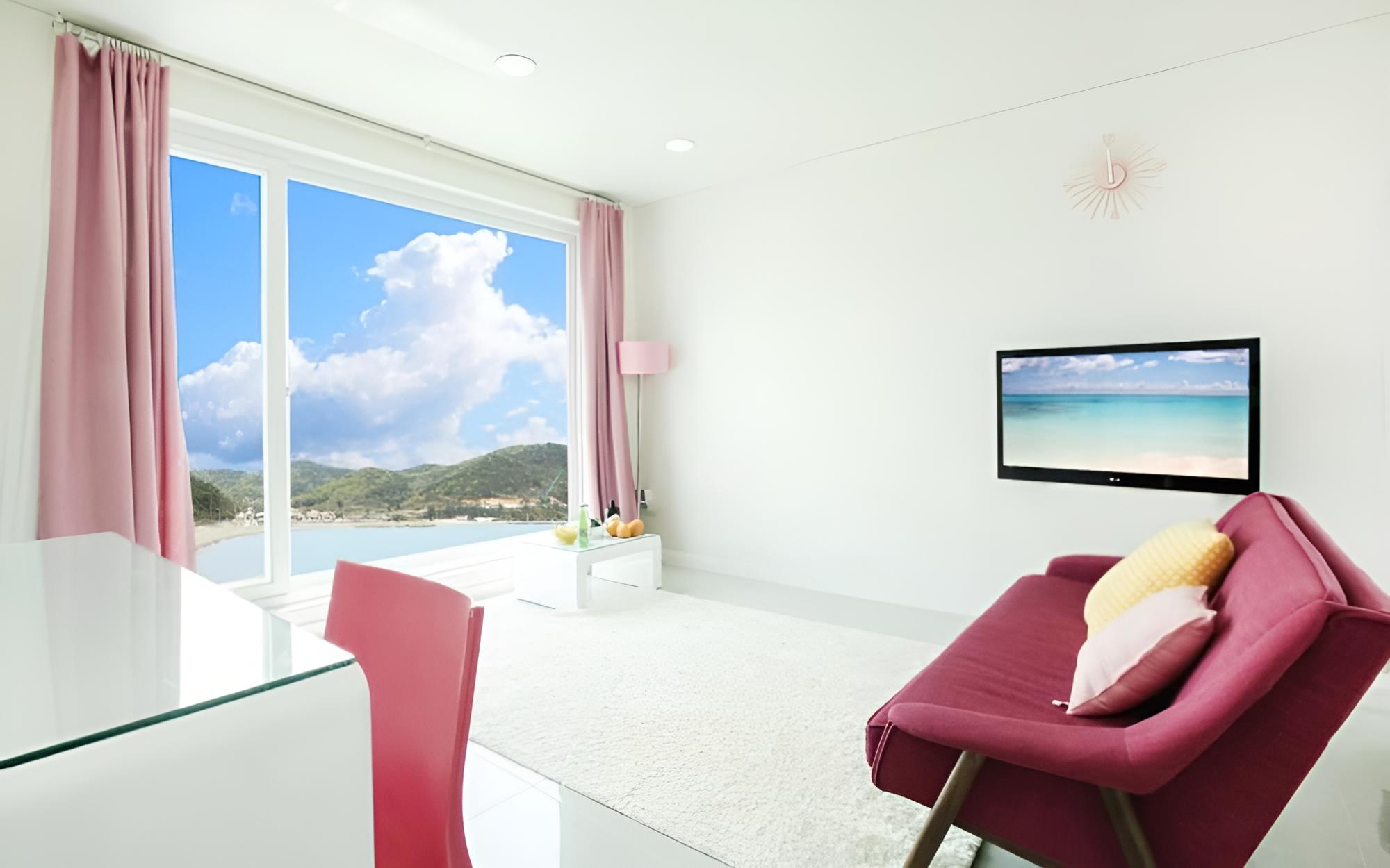 Room (Magnolia (2nd floor Ocean View)) - Photo 5