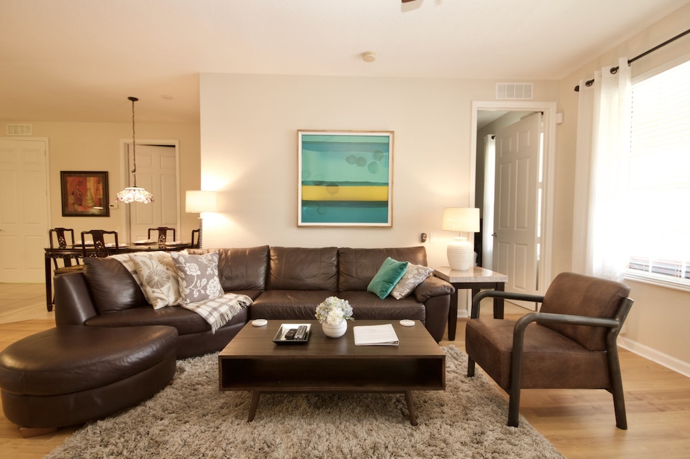 Condo, 2 Bedrooms