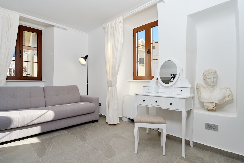 Deluxe Double or Twin Room photo 1