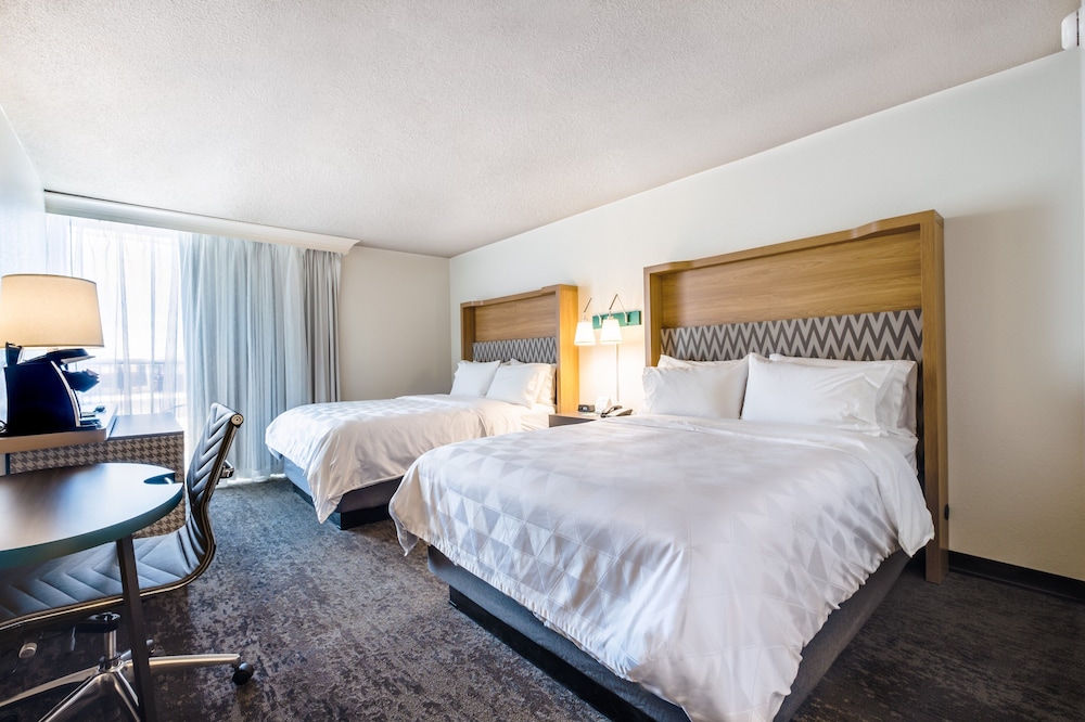 Standard Room, 2 Double Beds (Low Floor) - Photo 2