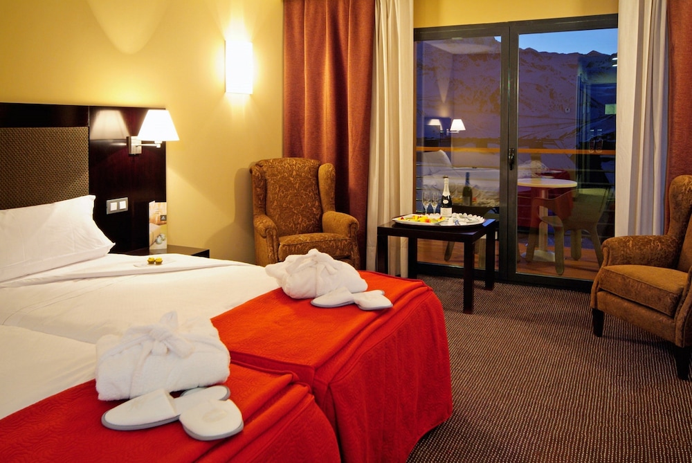 Double Room (2 Adults + 1 Child) - Photo 1