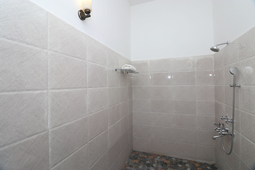 Deluxe Room - Photo 8