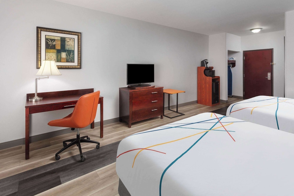 Room, 2 Queen Beds, Non Smoking - Photo 2
