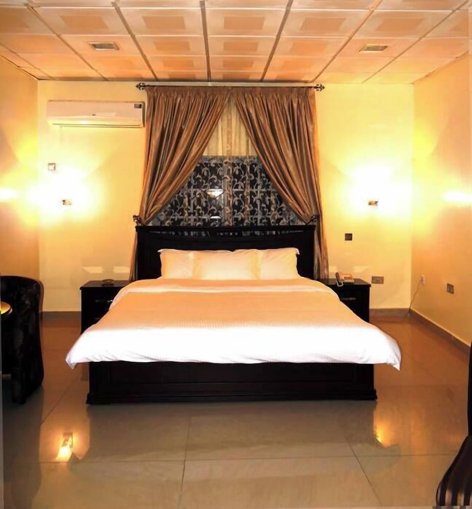 Deluxe Room, Balcony, City View