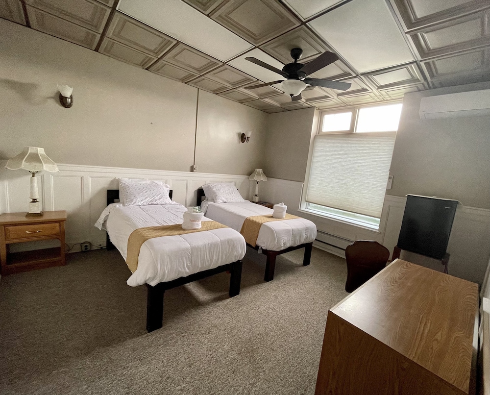 Jasmin's Place Room, 2 Twin Beds with Shared Bathroom photo 1
