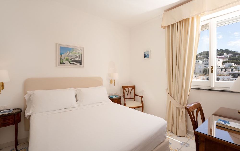 Basic Double or Twin Room - Photo 1