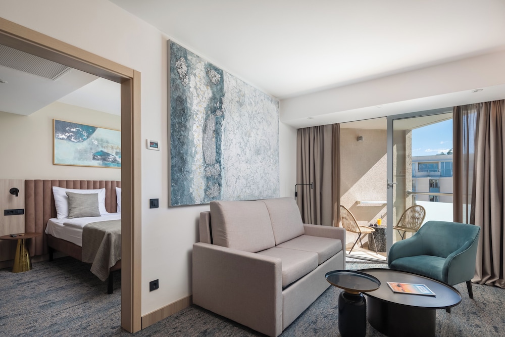 Superior Suite with Seaside Balcony - Photo 1
