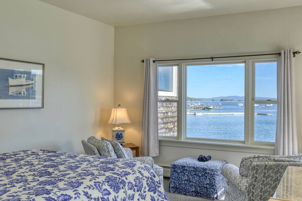 Double Room, 1 Queen Bed, Sea View (The Timberwind) photo 2