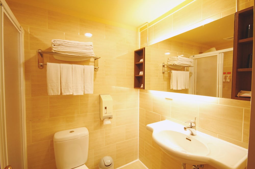 Business Quadruple Room photo 3
