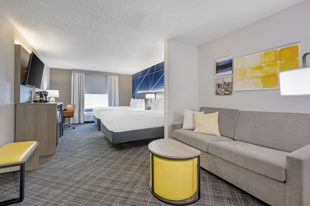 Studio Suite, 2 Queen Beds, Non Smoking - Photo 4
