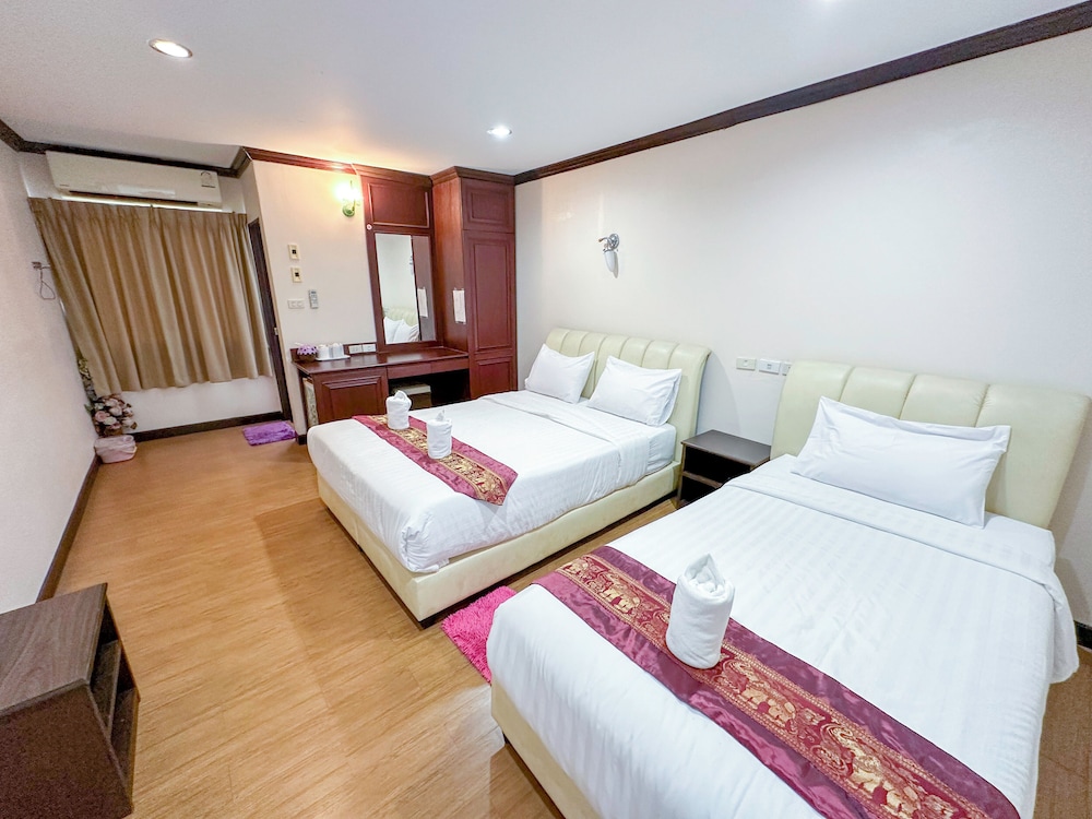 Deluxe Double or Twin Room