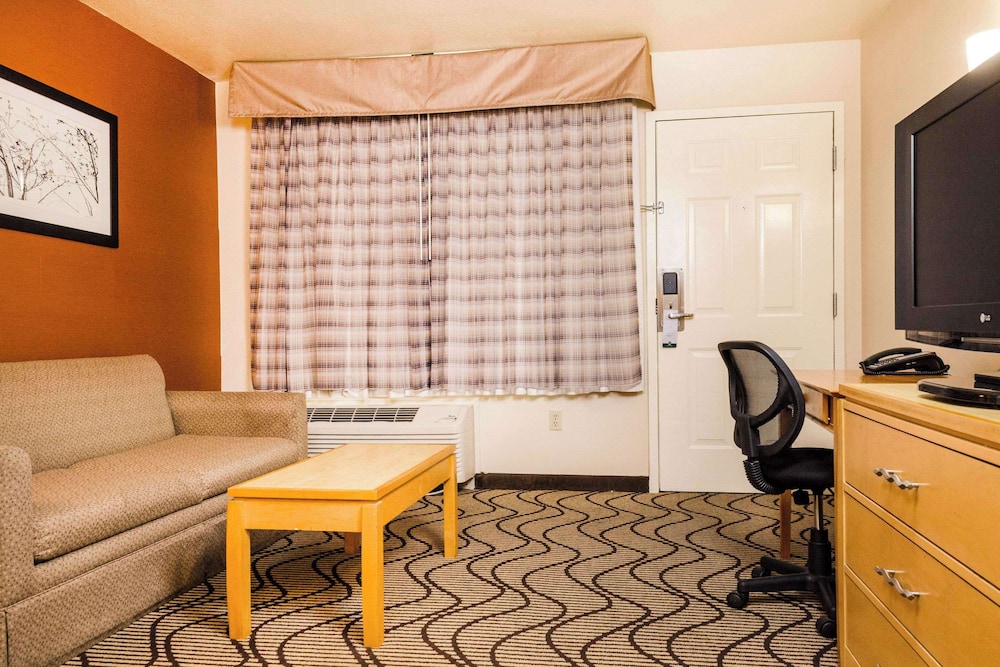 Suite, Non Smoking - Photo 1