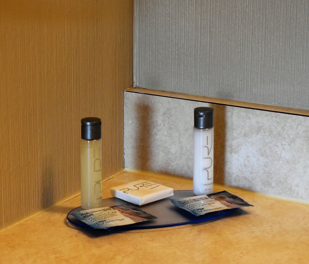 Premium Room, 2 Queen Beds, Non Smoking, Partial Lake View photo 3