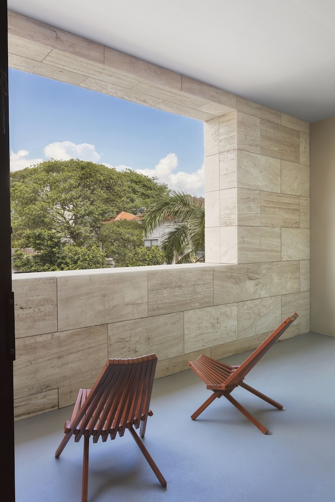 Premium Room, 1 King Bed, Corner