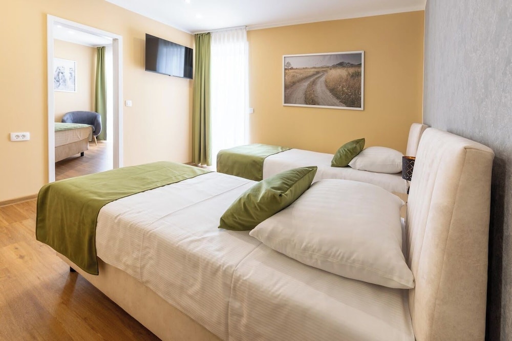 Premium Family Room Up To 4 People