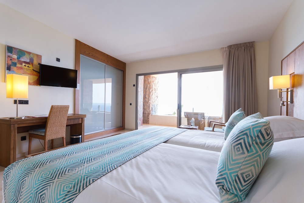 Double Room, Sea View (3 adults) - Photo 5