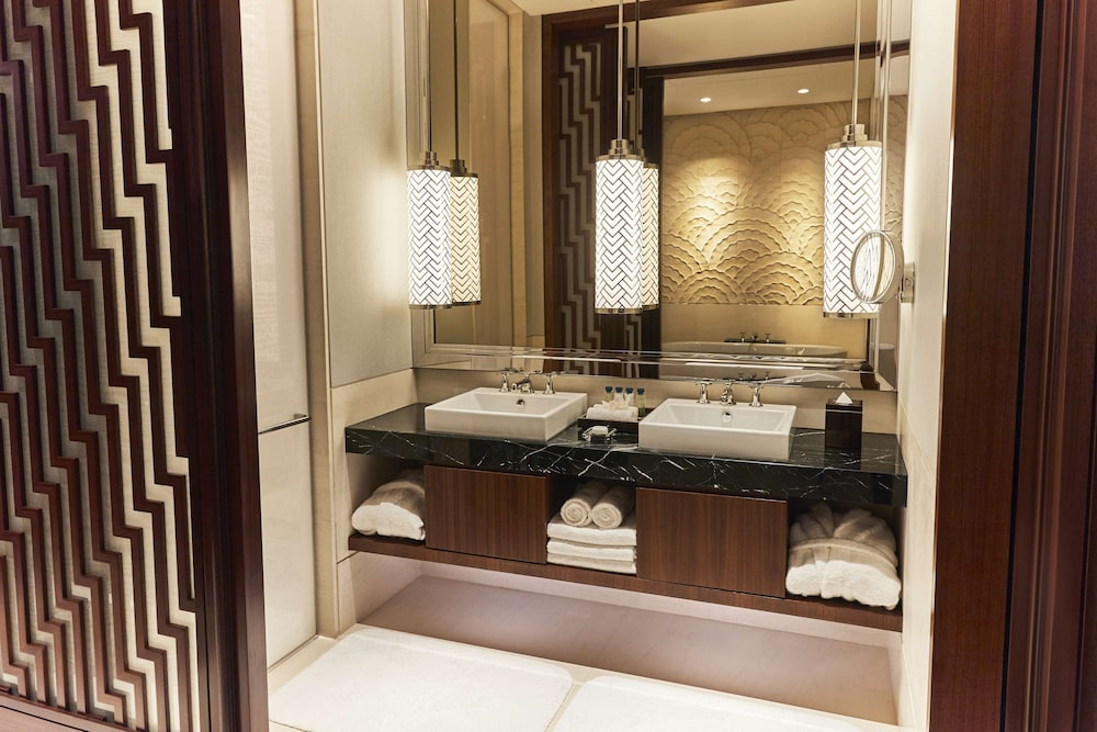 Capitol Suite King Bed