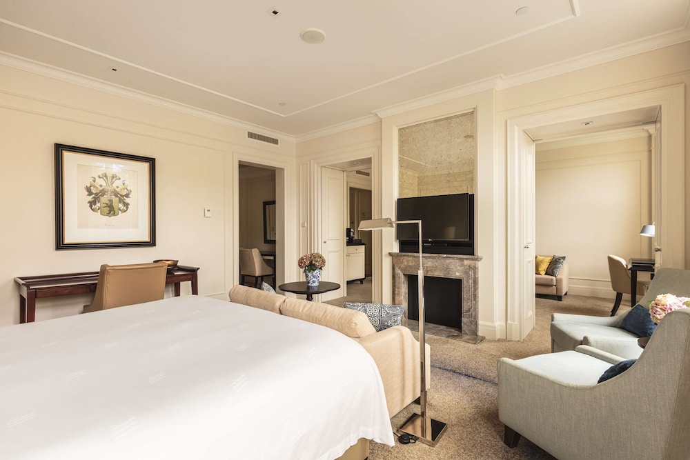 Luxury Suite, 1 King Bed (Roell)