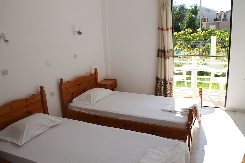 Twin Room, Garden View photo 1