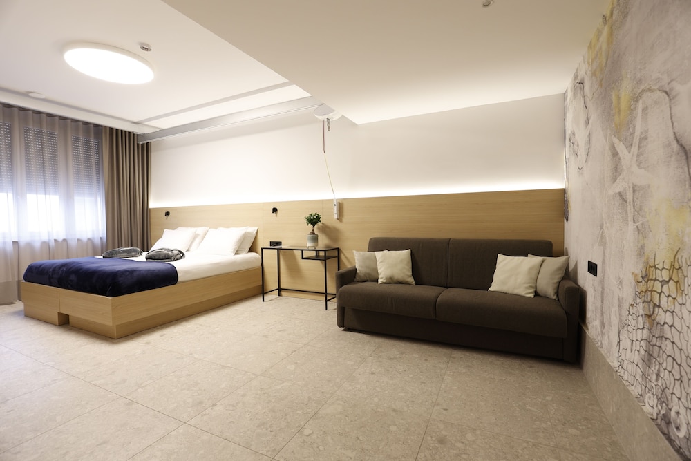Classic Quadruple Room