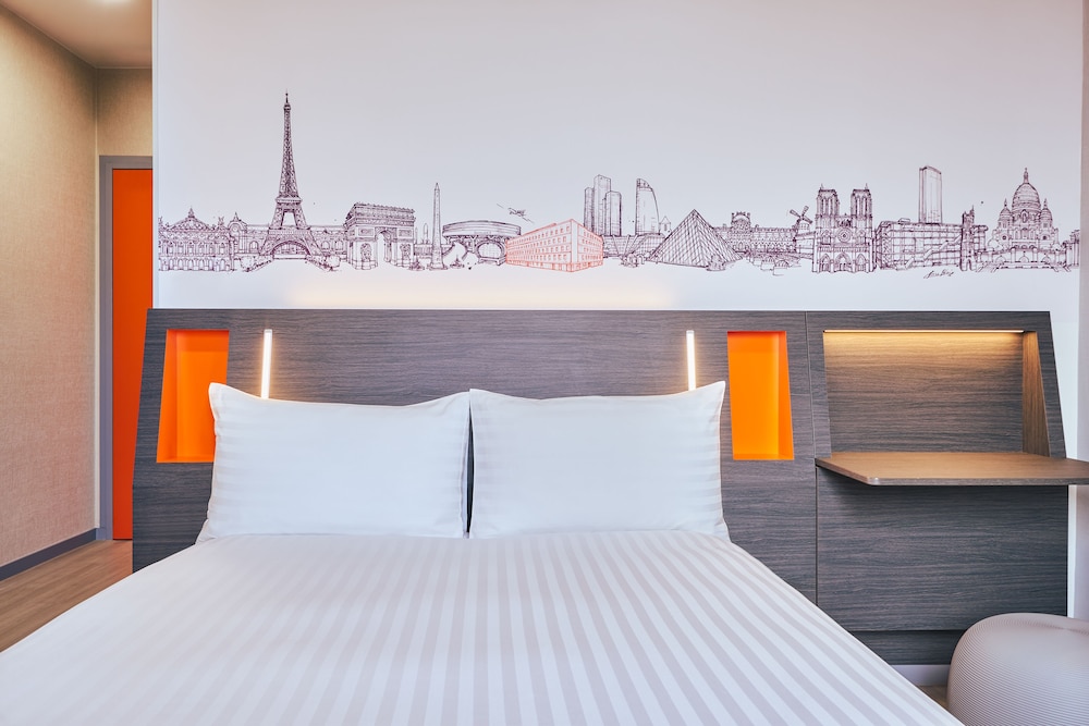 Double Room with Window - Photo 4