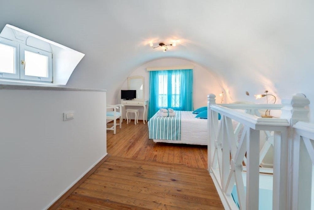 Superior Duplex, Partial Sea View (Melpomene)