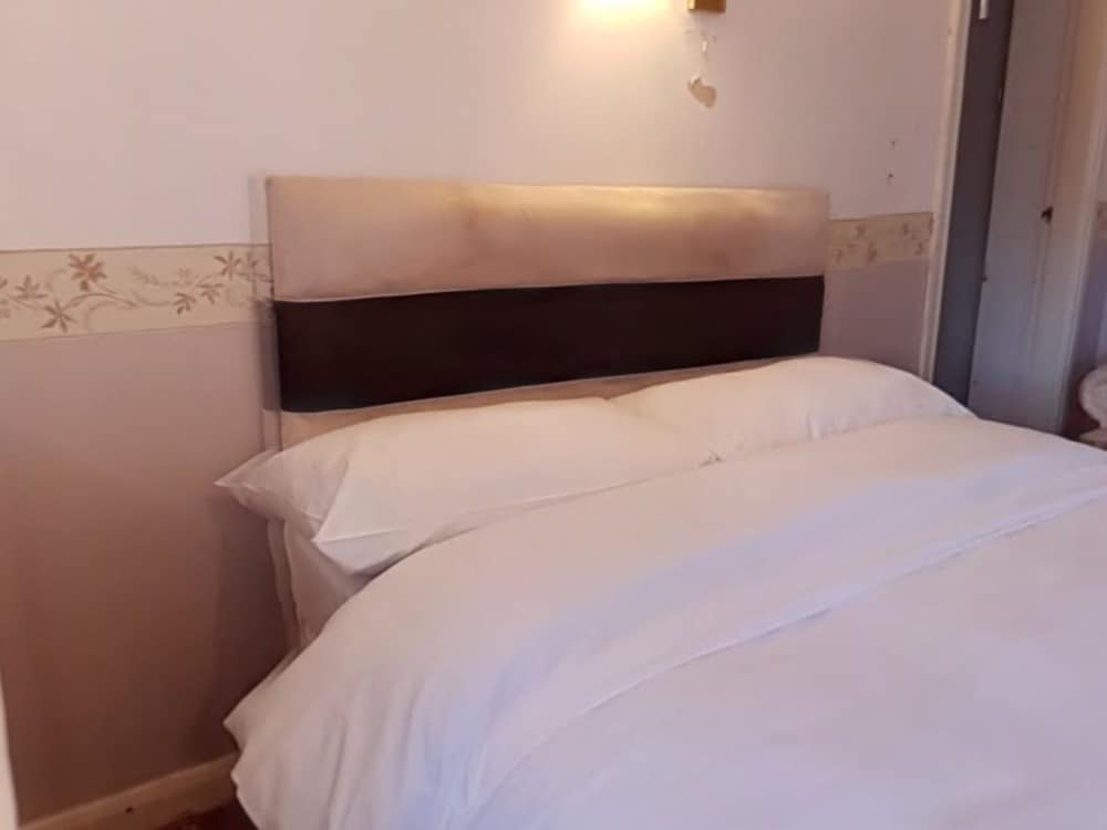 Standard Double Room, Private Bathroom (Room 810) photo 1