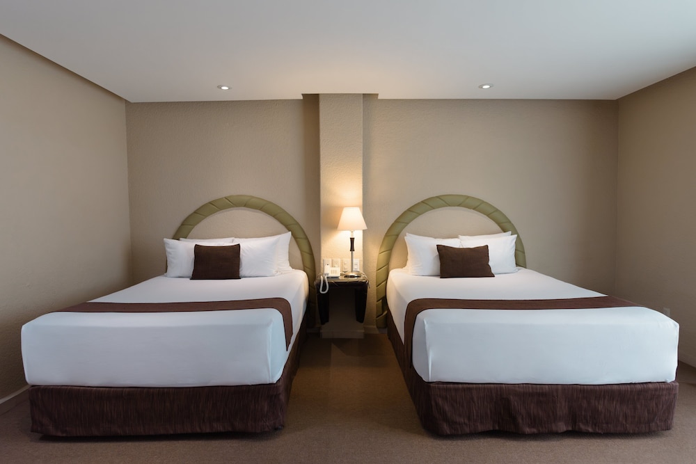 Premier Suite, 2 Double Beds - Photo 6