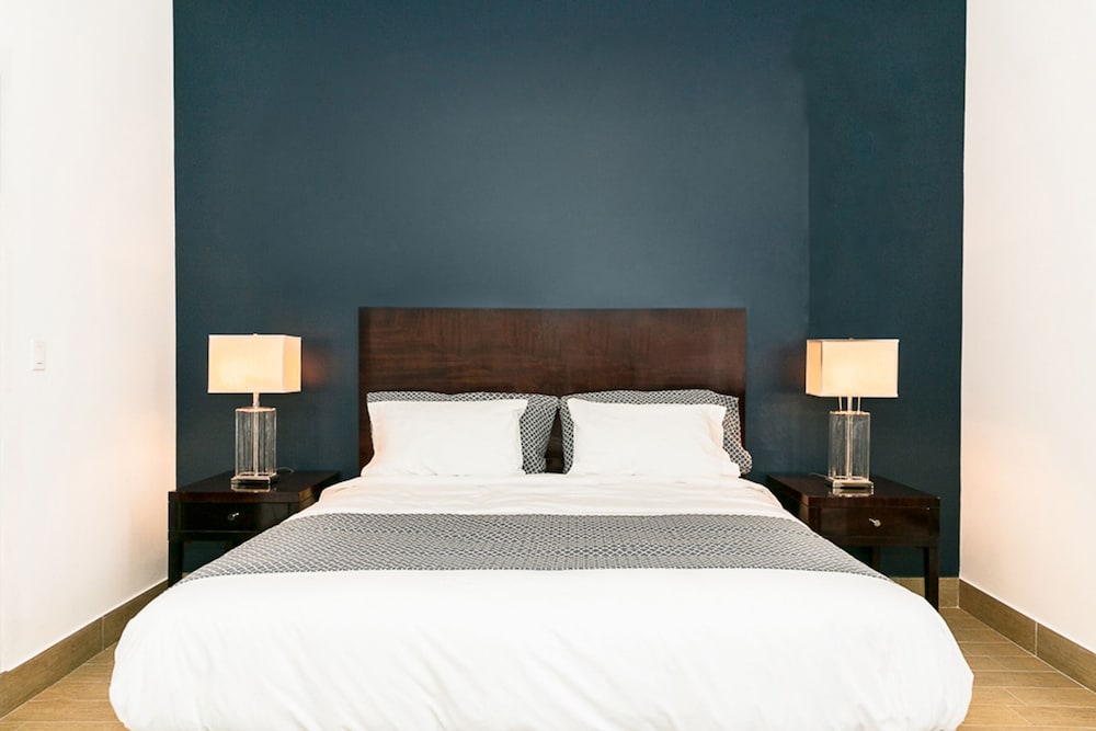 Studio Suite, 1 King Bed, Mountain View