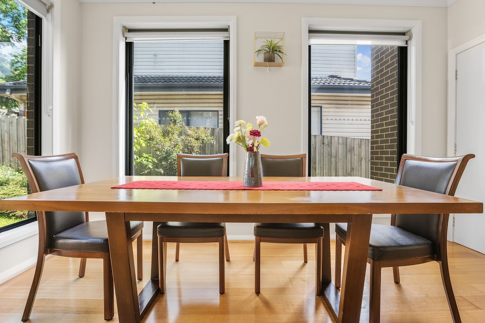 Comfort Townhome, 4 Bedrooms photo 1