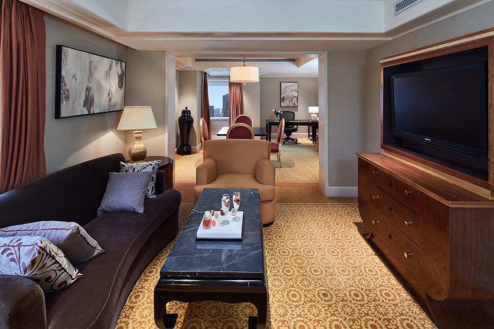 Suite, 1 Bedroom, City View (Ambassador Suite) photo 2