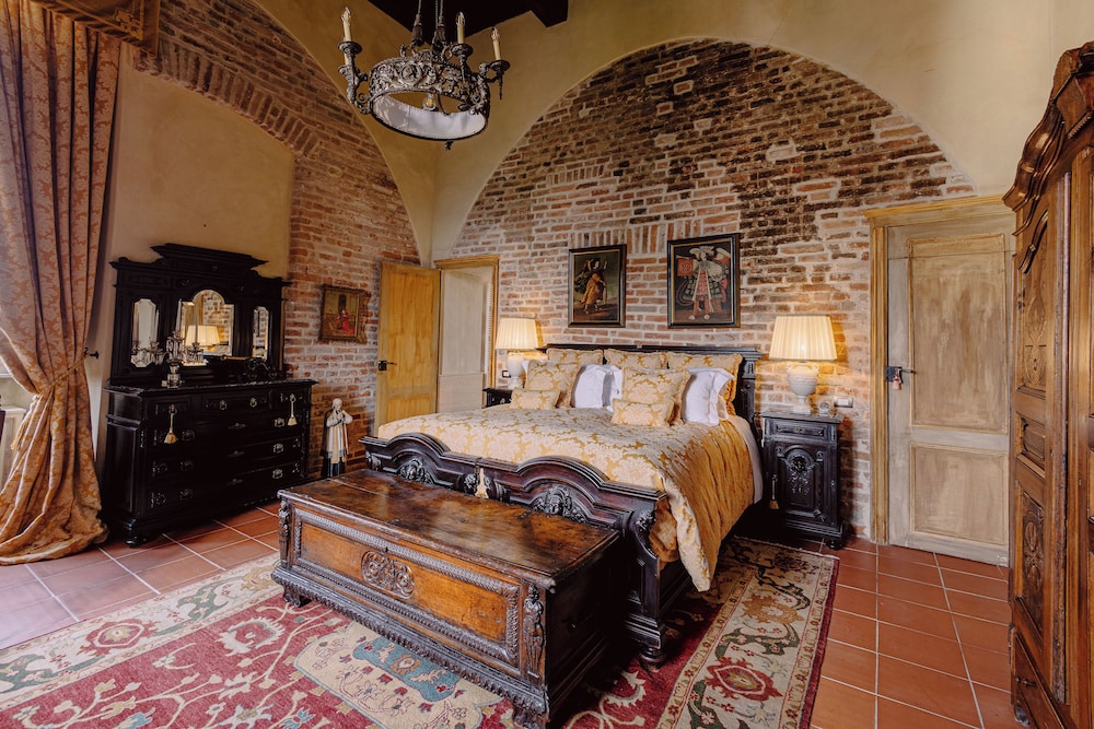 Double Room (Bishop Room)