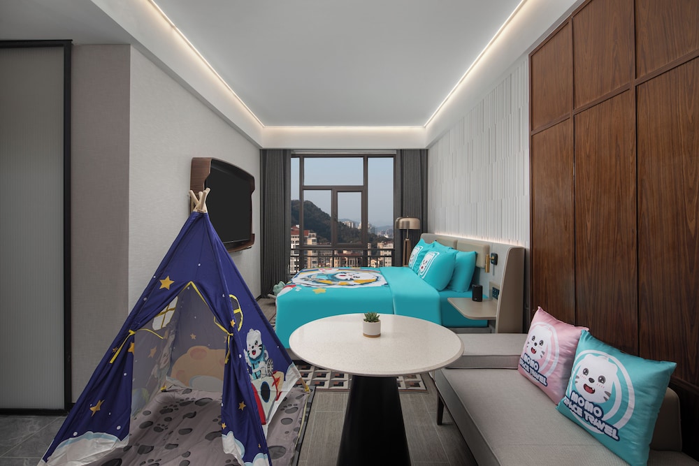 Family Room, 1 King Bed