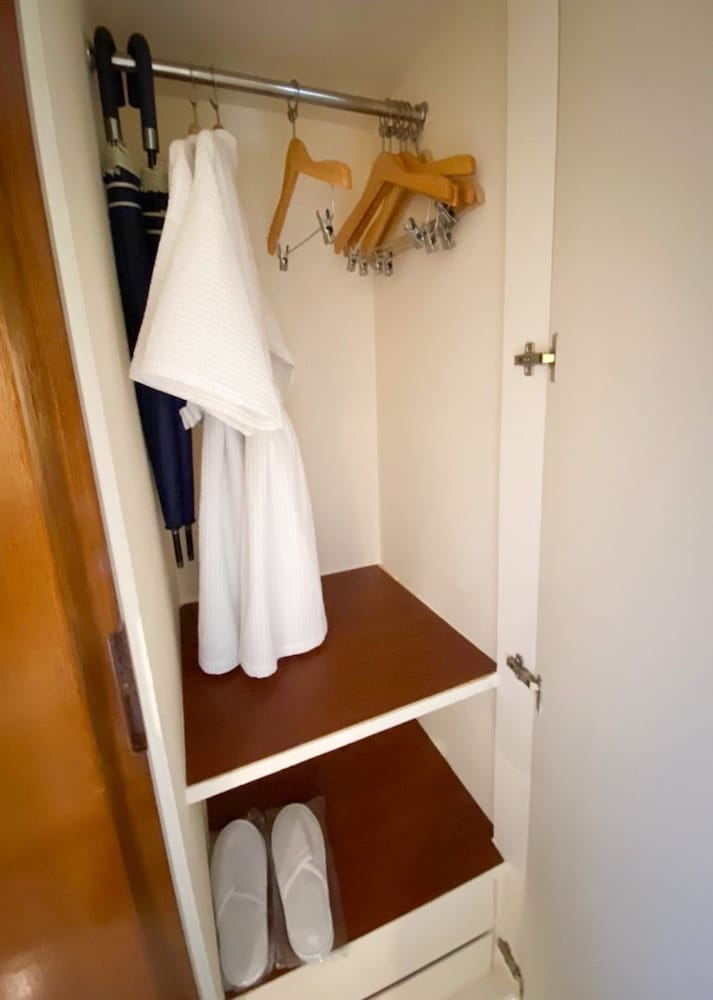 Suite Room - Photo 9