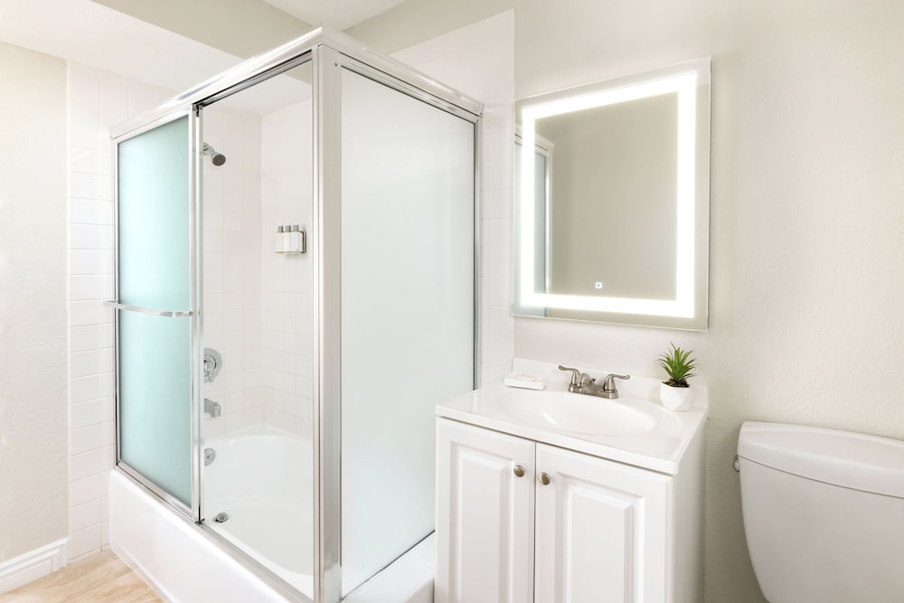 Premier Room, 2 Full Beds, Partial Ocean View - Photo 4