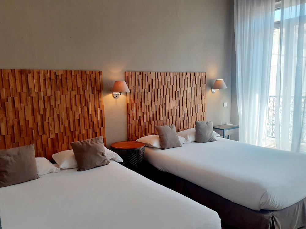 Quadruple Room - Photo 1