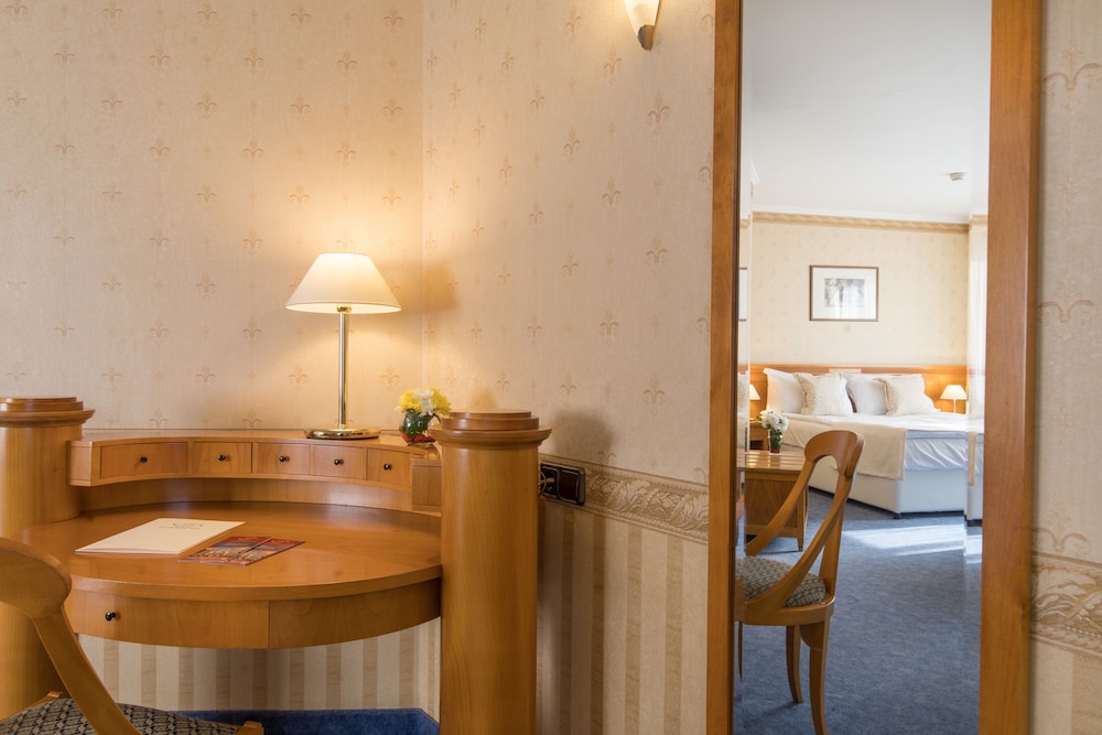 Junior Suite - Photo 1