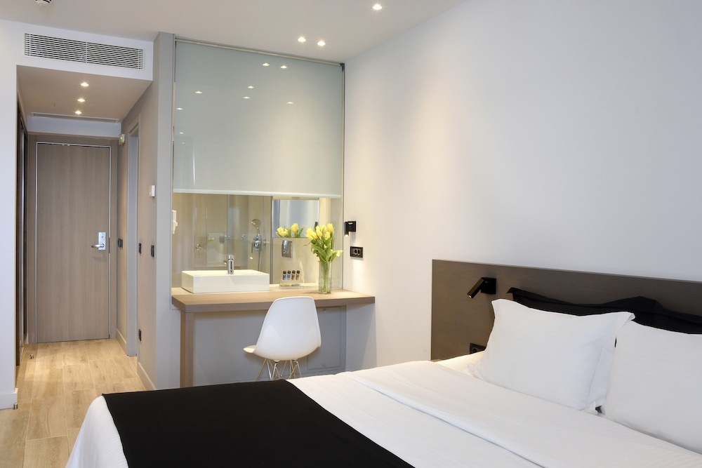 Standard Double or Twin Room, Sea View photo 3