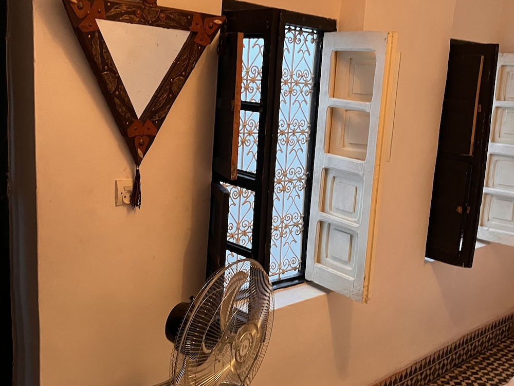 Standard Triple Room - Photo 8