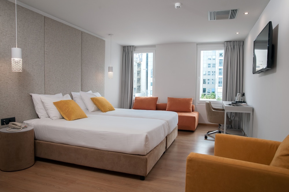 Deluxe Double or Twin Room
