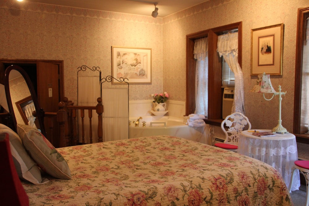 Victorian Rose photo 1