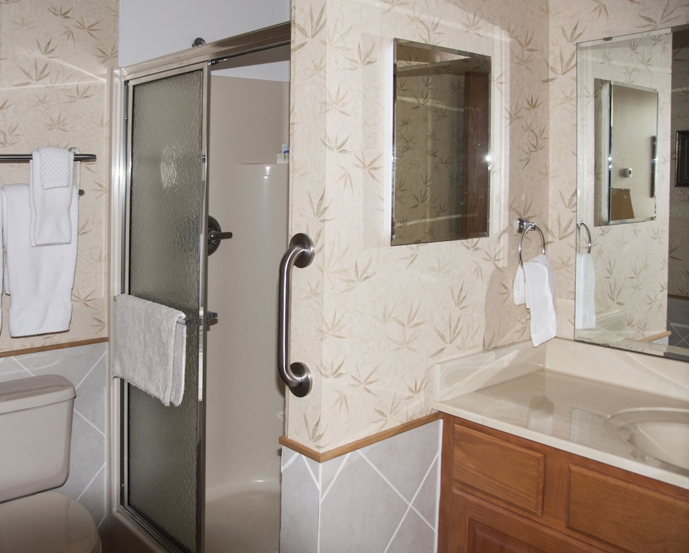 Suite, Ensuite (Suite 6) photo 3
