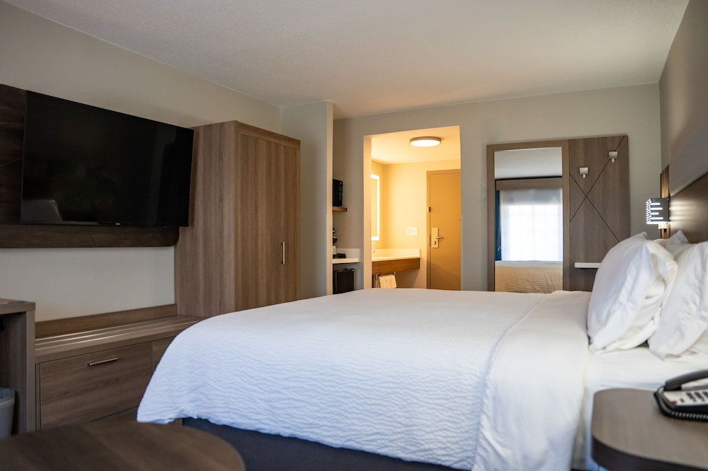 Standard Room, 1 Queen Bed, Accessible (Communications, Mobility) - Photo 3