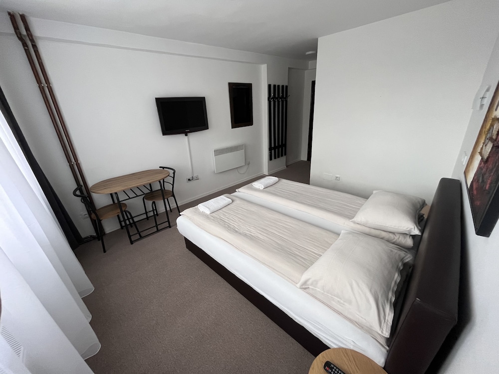 Deluxe Shared Dormitory photo 3