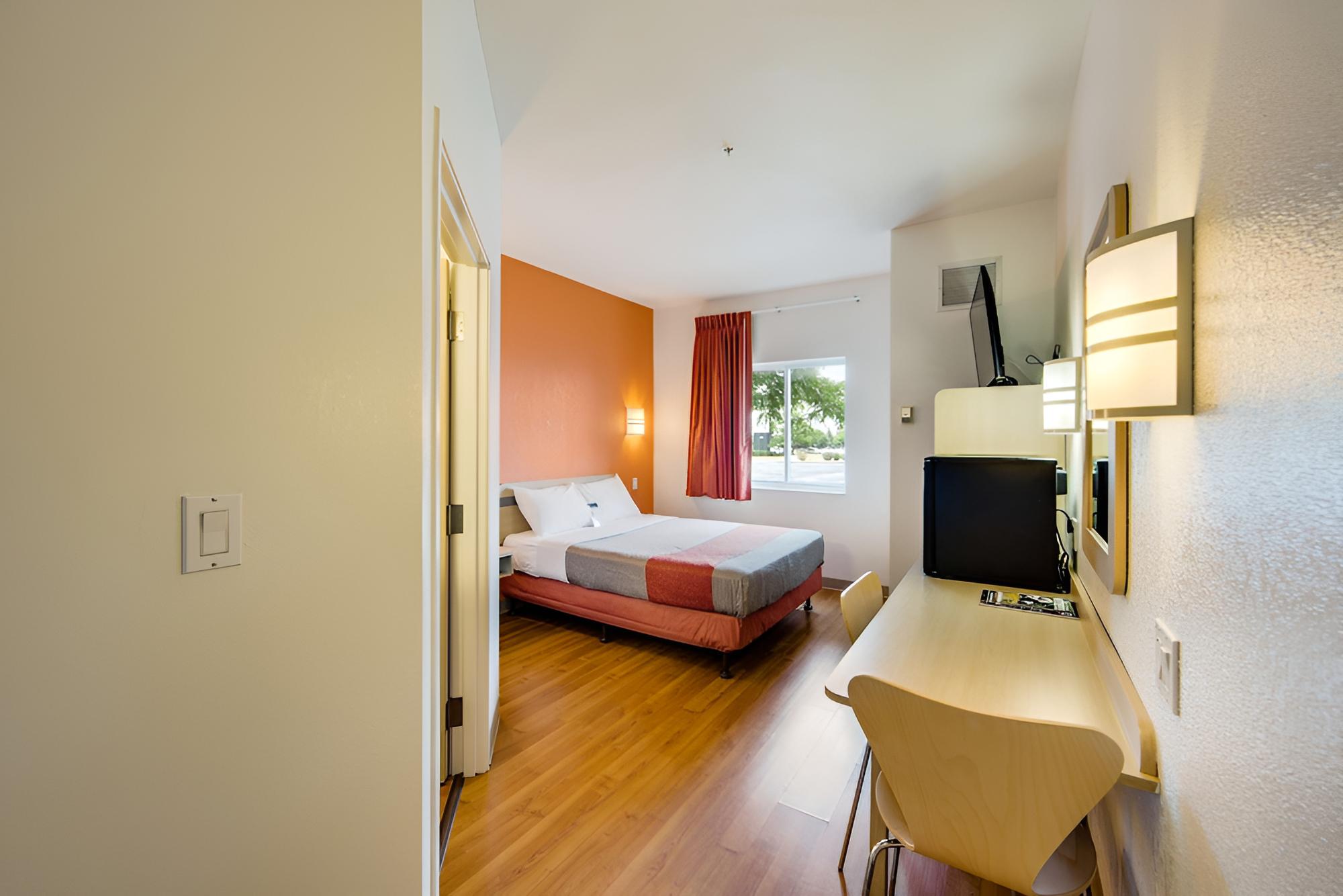 Standard Room, 1 Queen Bed, Accessible, Non Smoking photo 1