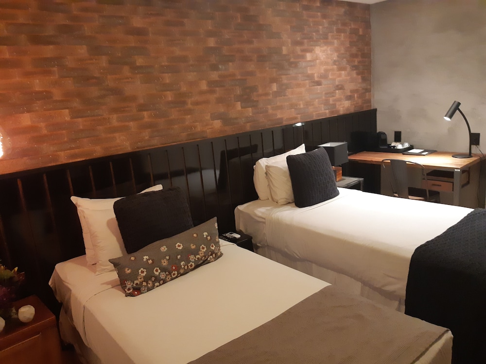 Premium Suite