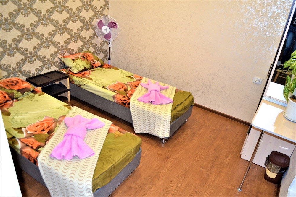 Economy Double Or Twin Room, No Windows photo 1