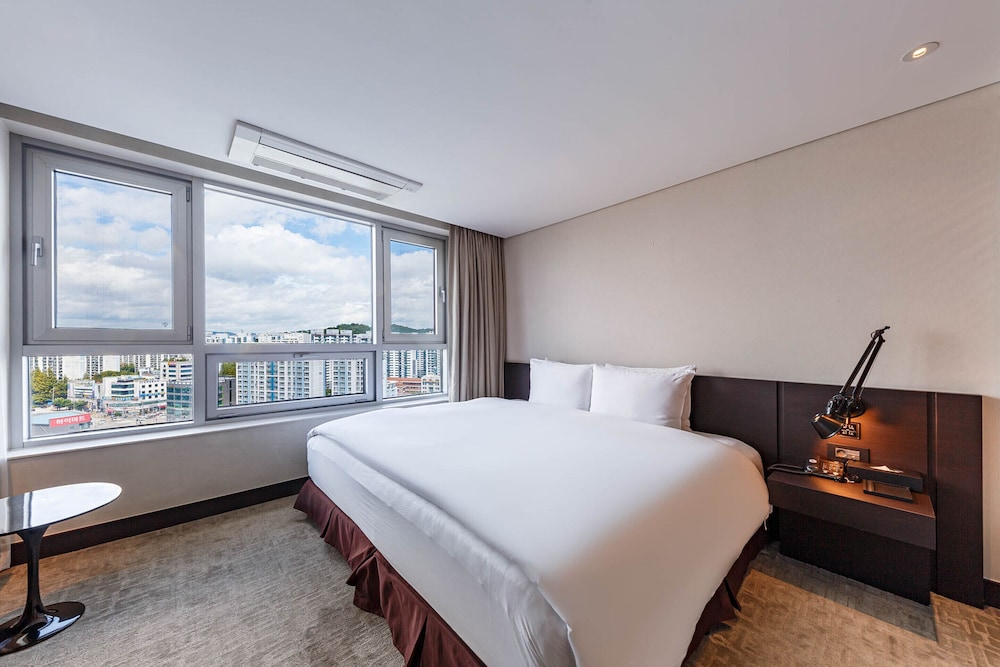 Family Double Room (Hollywood bed) - Photo 1