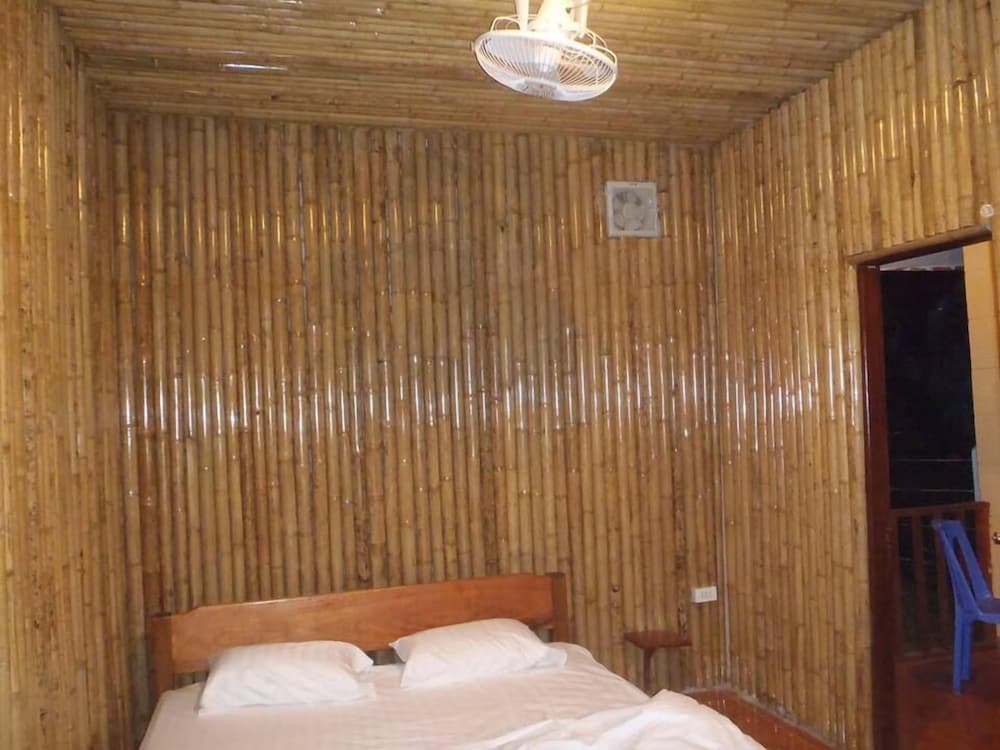 Panoramic Bungalow with Balcony and Hill View photo 3